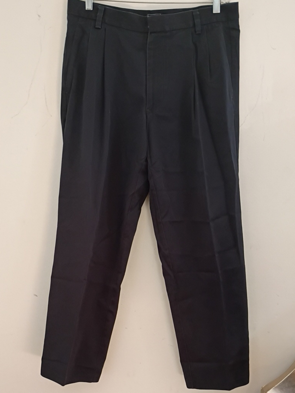 Dockers Men's Black Pleated Dress Pants